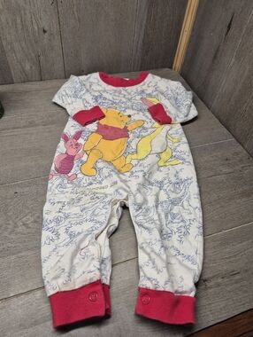 Vintage Y2K Disney Winnie the Pooh Snap Romper (Size 9/12 Months) RARE PRINT!